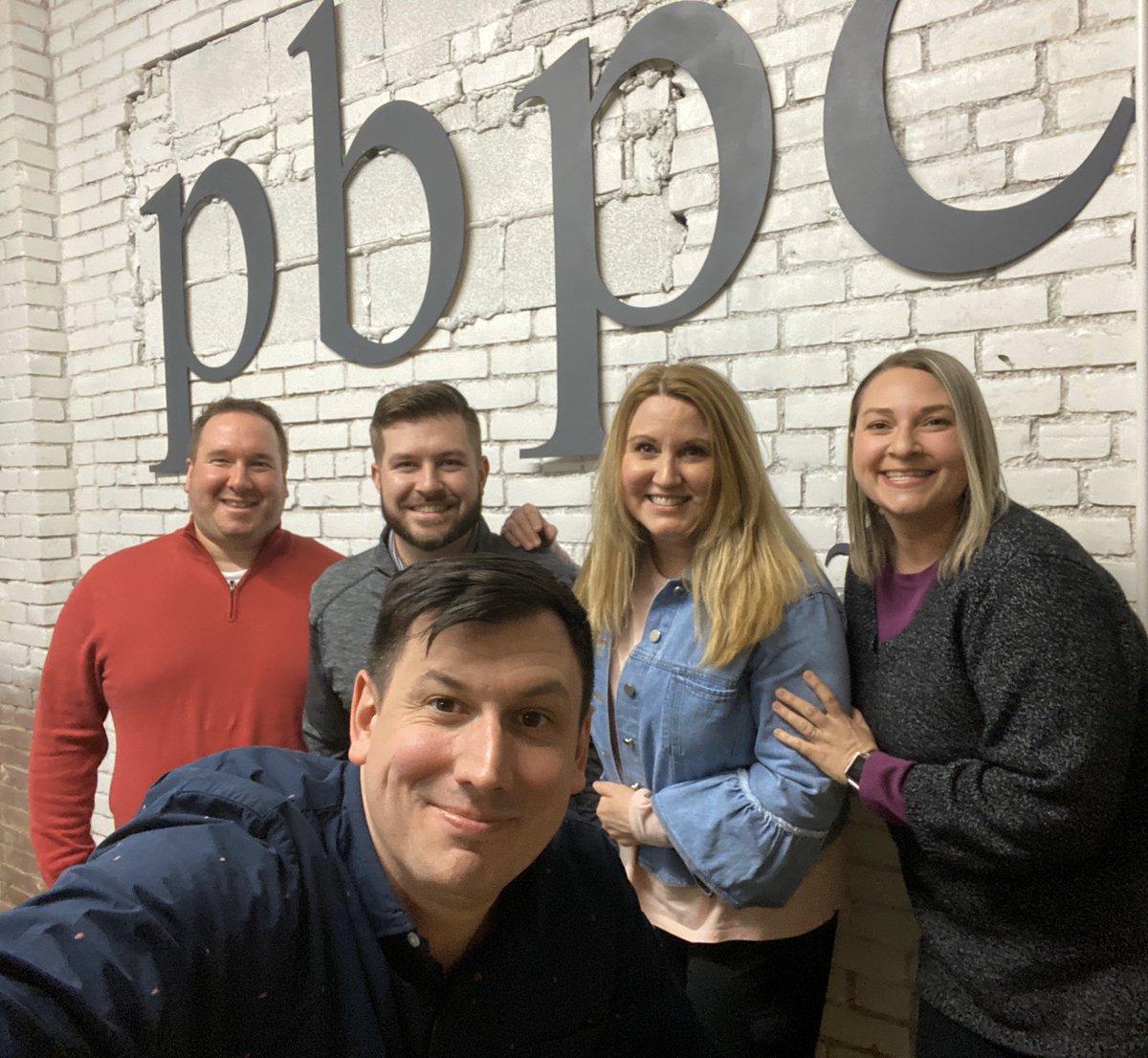 betsygoodrum's tweet photo. What a great board meeting last night to kick off our 2020 year!! Big plans ahead, stay tuned! Please DM me if youβre interested in being a sponsor or donating a raffle item. #SummerPalooza2020 #InclusionIsTheFuture βοΈβ€οΈπ§© https://t.co/ZS3obOjxXo