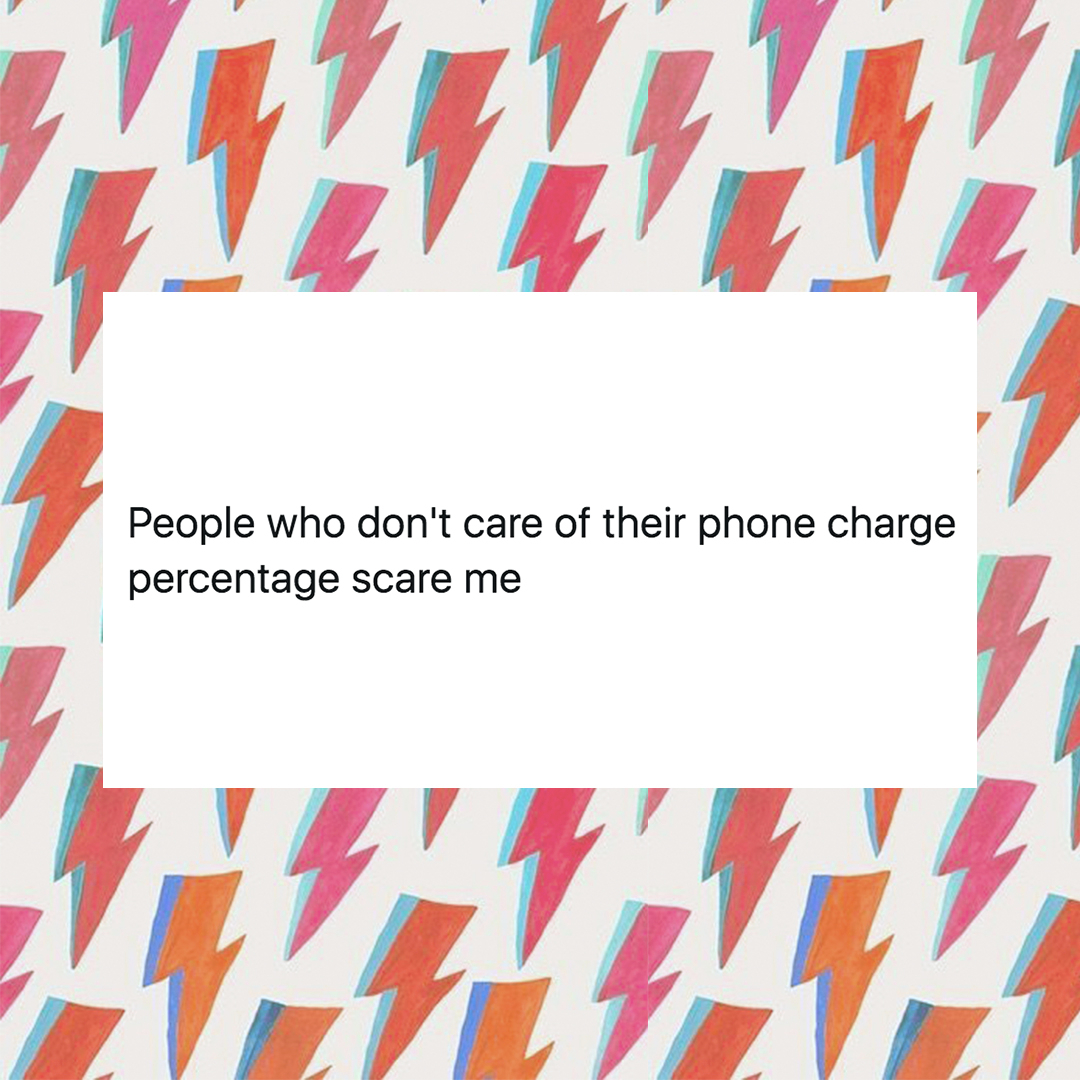 PowrUpClub's tweet photo. How can you watch the battery die like that?😰😂

Tag the person always on 1%👇

With charging for 10 devices our phone charging tables have got your back⚡Full charge in just 20 minutes! 

Keep powered and connected. 

#PowerUp #ChargeUp #ChargingTable #PhoneCharging #Meme https://t.co/EWirFeMRjj