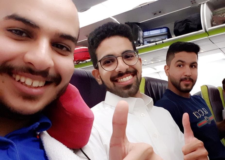 Ph_Abdulaziz_A's tweet photo. بين الصورتين عام كامل ..
-الأولى طايرين لنكون جزء من نجاح #sipha2019 في جدة.
-والثانية بعد نجاحنا في #sipha2020 في الرياض.
موعدنا مع الصورة الثالثة بعد عام🤩💙 https://t.co/OSEbj5c3zL