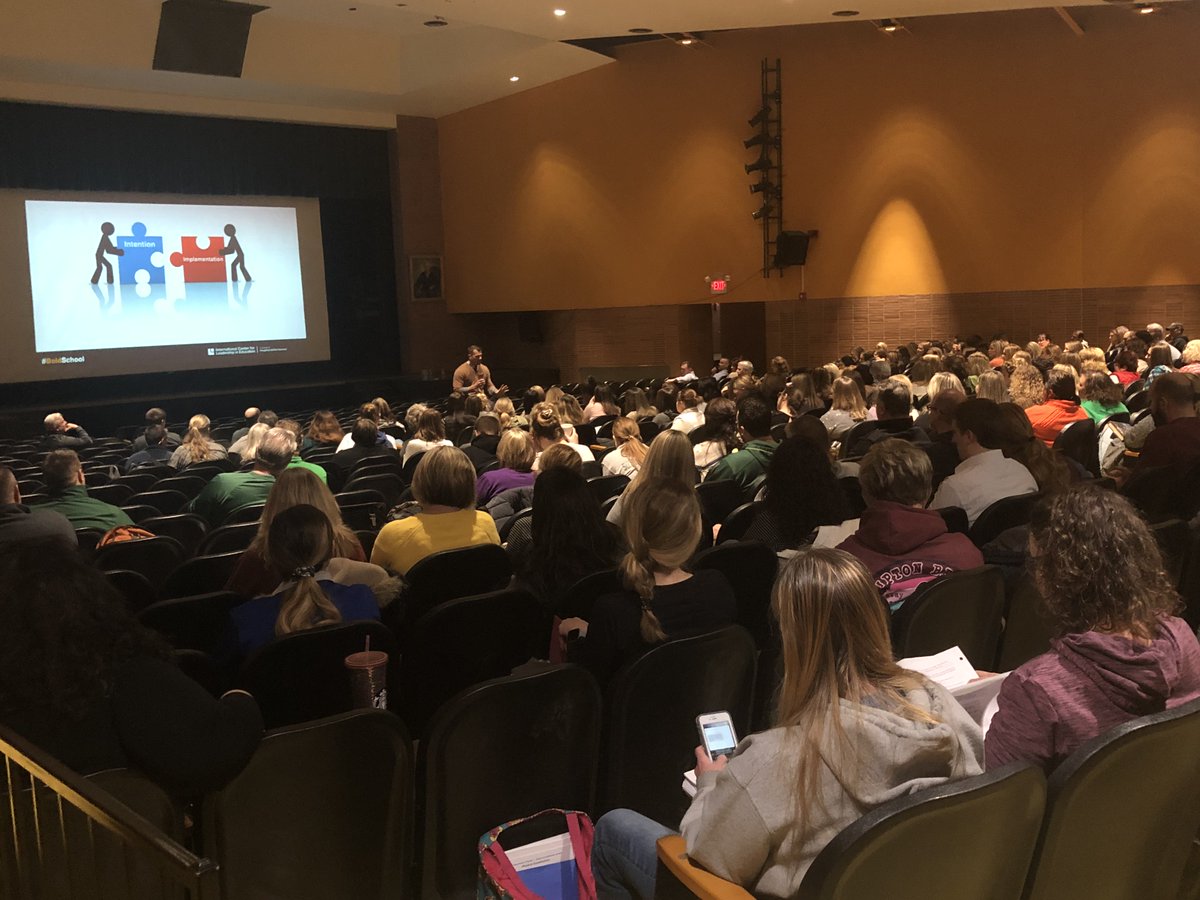 jenconkle's tweet photo. Great day in Oregon City Schools with @Wes_Kieschnick last Friday!  The staff walked away inspired and energized!  Thanks for validating the work our teachers do and challenging them to Be Bold!  #BoldSchool https://t.co/O9wXMirhyc