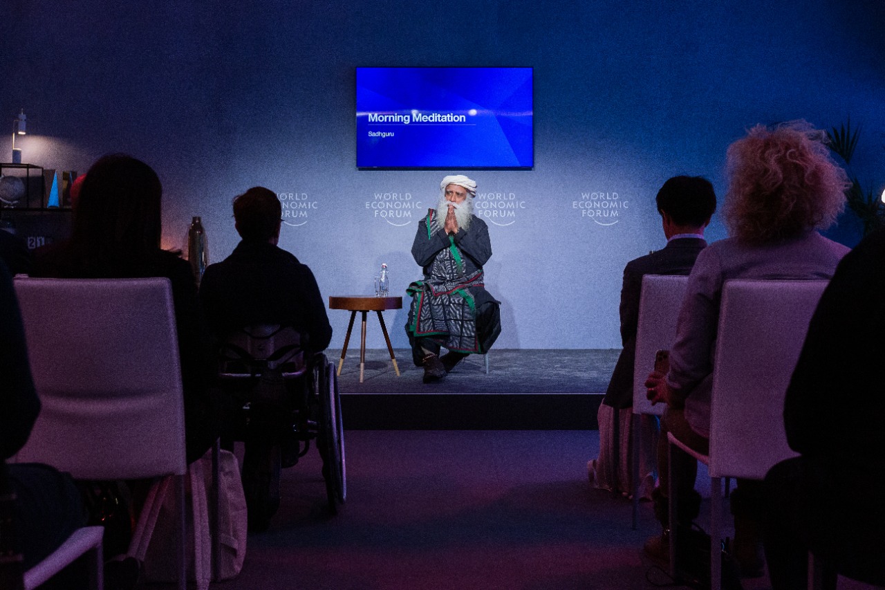 sadhguru meditation chair