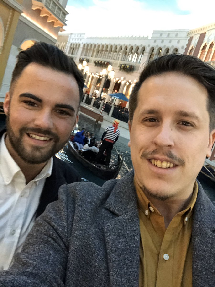 craggleprice's tweet image. Got engaged in Las Vegas 😍🙌🏼🎉 that place is one of my fav places ever !! #TuiTalks #TakeMeBack