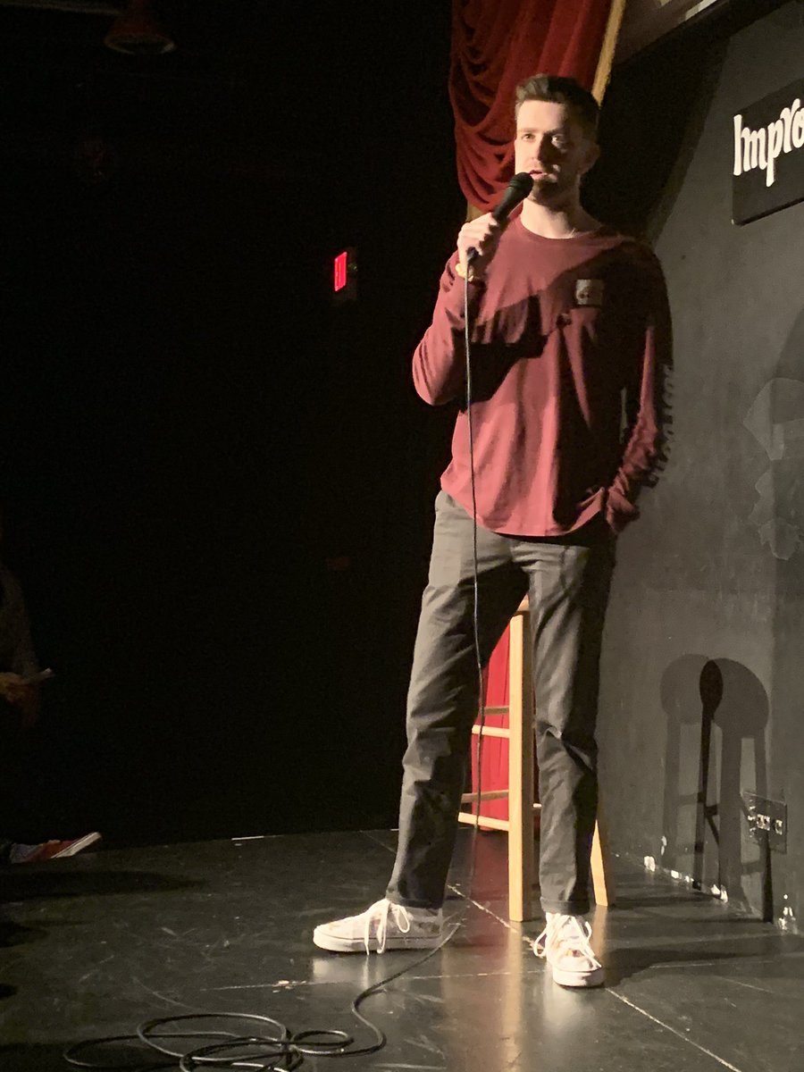 FarrisnFriends's tweet photo. The jeans + skateboard sneakers trend will never die 🔥👟 It’s called #fashion, look it up! https://t.co/2Xu6Jwglai