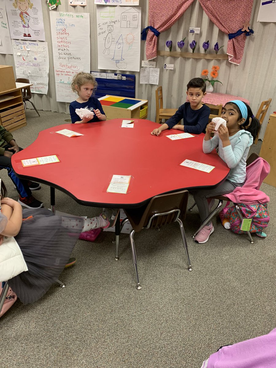 collierkinder's tweet photo. We listen to our teacher!
@APE_Sailors   #happystudents https://t.co/nFh37rsbrJ