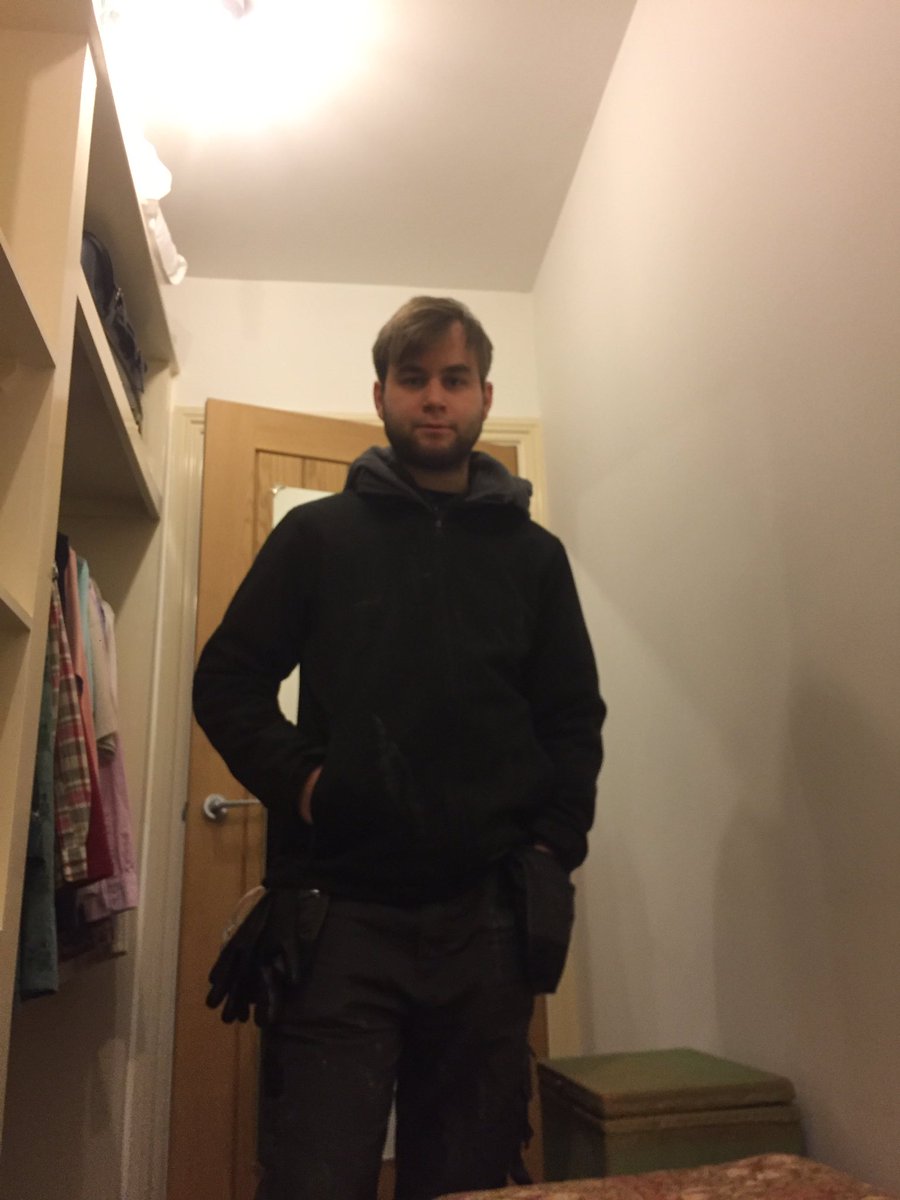 CoolHeatSW's tweet photo. Servicing Heatpumps, sorting issues and keeping people warm! The only creepy thing about these homes is callum in the cupboard looking over me! #Anotherqualityservice #CoolHeatSW https://t.co/mBgxFjwtdy