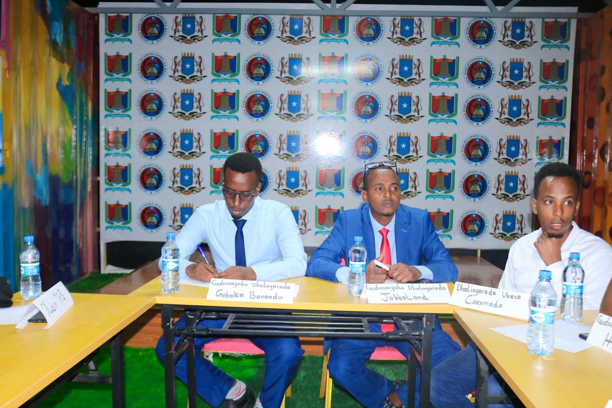 MOSYC11's tweet photo. Chairperson of @BRYA & the leader @MOSYC @makaraan20 have taken a time with the Youh Lead States in Somalia for the big upcoming Activities in #MOSYC they made more discussions in inclussive way, no one behind left. It has successufully ended for their meeting.
#YAB https://t.co/SihmEAs3Zn