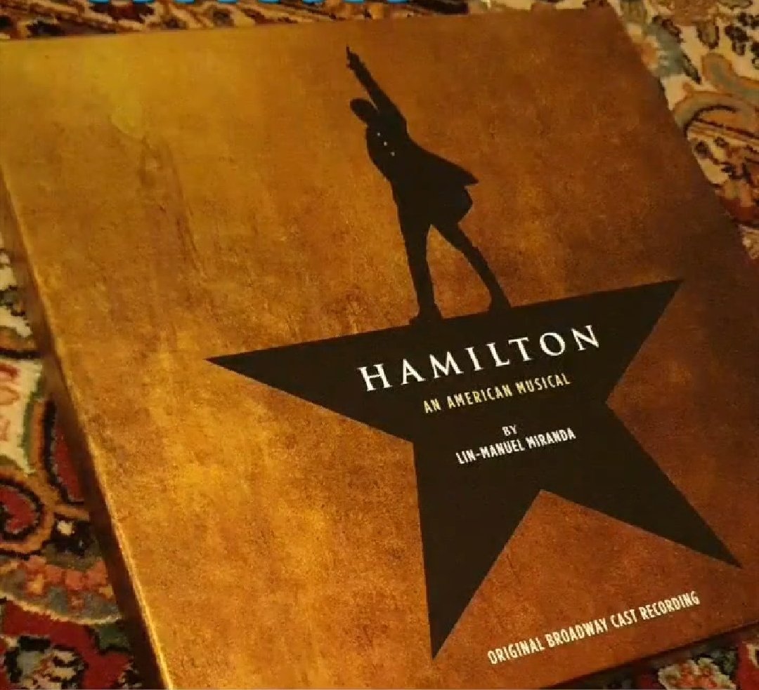 Nooniee008's tweet photo. @Lin_Manuel My boyfriend gave me Hamilton's vinyls for christmas (yeah late but shhh) I cry 😭😭😍 https://t.co/de02WS0t8G