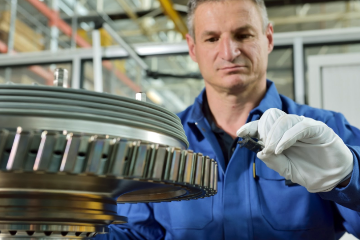 Grandchatellerault Le Saviez Vous Economie A Chatellerault Le Site De Safran Realise Des Operation De Maintenance Des Moteurs Militaires Et De Reparation De Pieces De Parties Chaudes De Moteurs