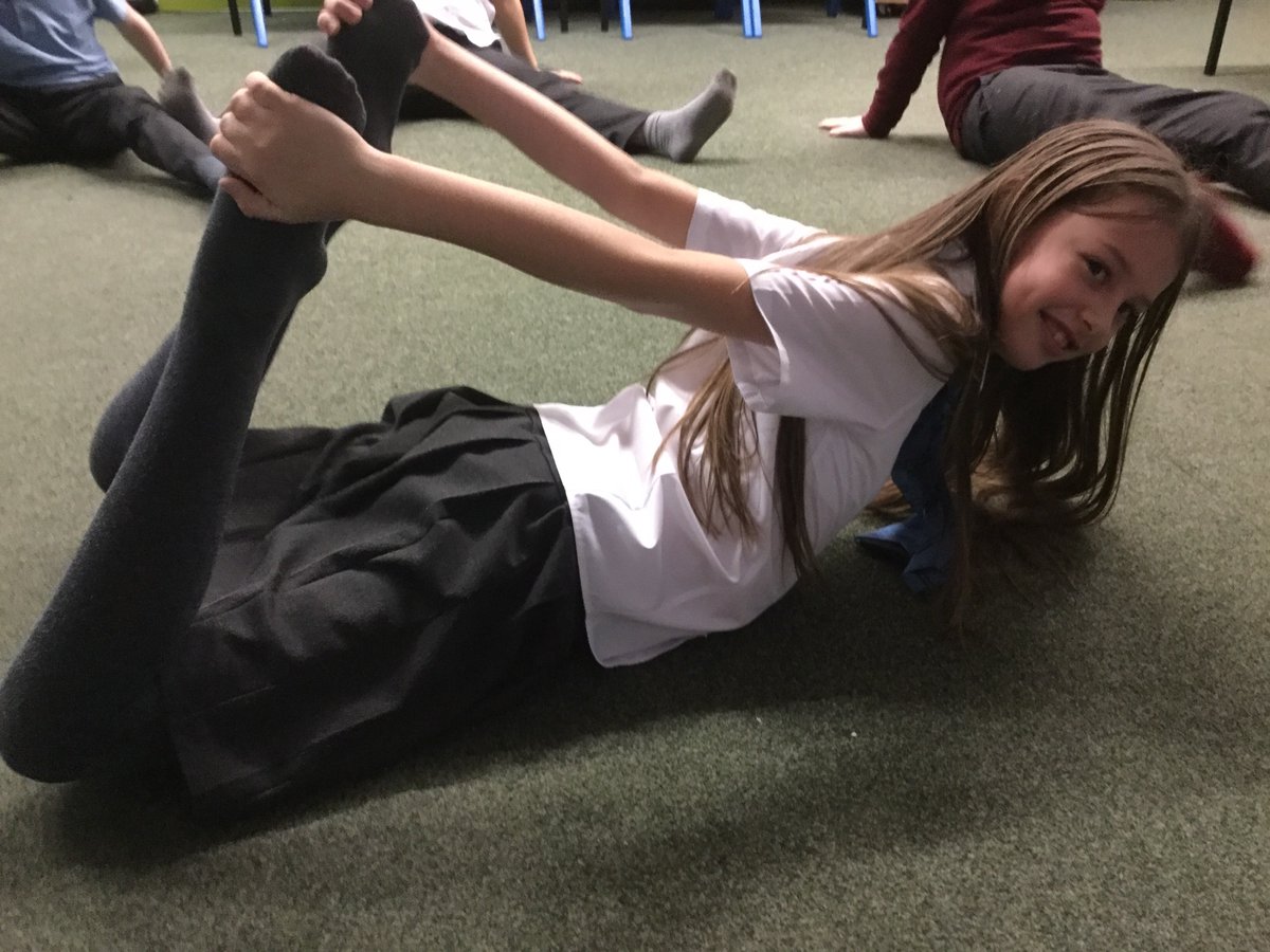 EllisonPrimary's tweet image. The members of wellbeing club used the story of Harry Potter to relax with some fantastic yoga poses. #EllisonSMSC #EllisonPE