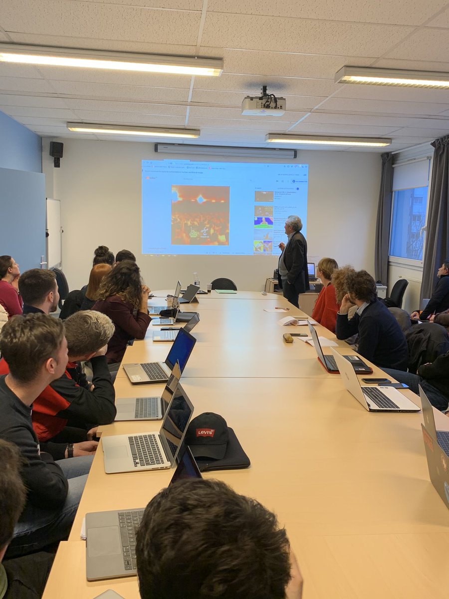 IrihsUniversite's tweet photo. On joue à guichets pour le séminaire de Christian Bromberger Le foot en Iran !!! ⚽️⚽️
@univrouen #cetaps @CineSports2020 https://t.co/nk3JMjsoAO