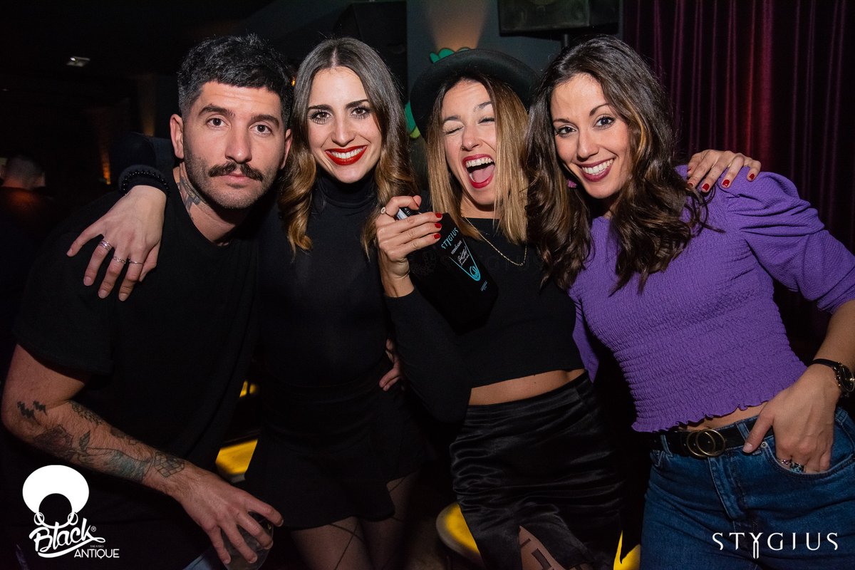 StygiusFluid's tweet photo. ¡Así fue la última gran #BlackParty en @AntiqueTheatro!🔥  Otra noche más derrochando flow con vosotros y el equipazo de #CubanFlex 🙌🏽. Deseando disfrutar del próximo #BenditoMomento💙 https://t.co/sc9AaFIPPr