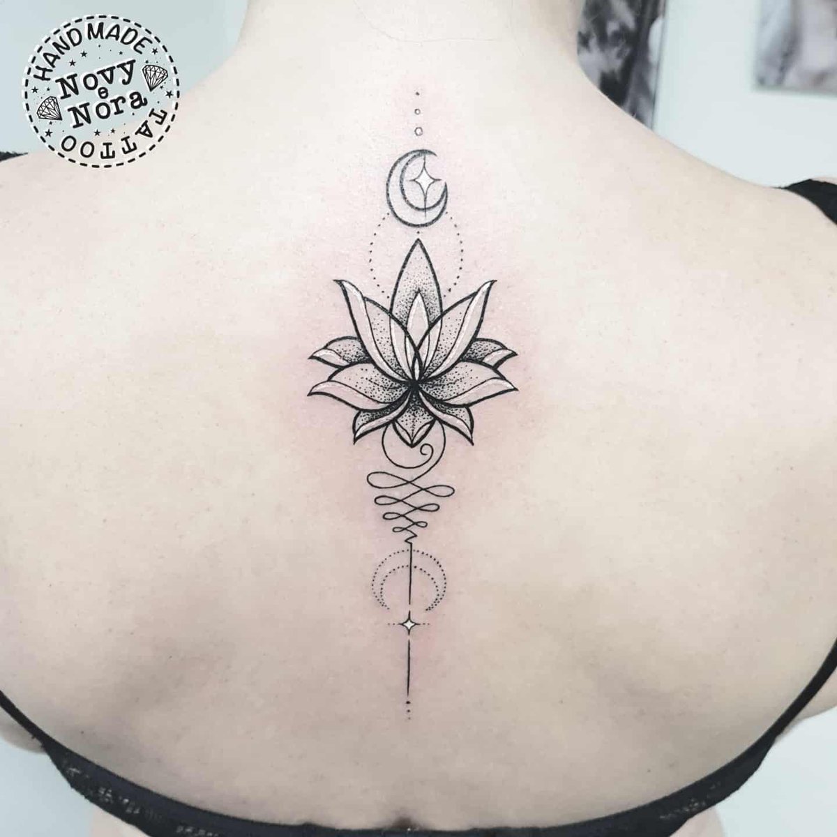 Dotwork Lotus - Tattoo Abyss Montreal