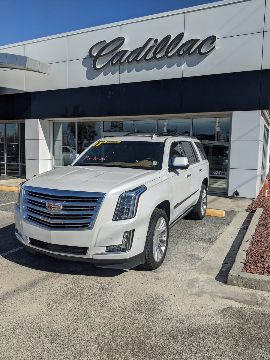 WalkerJonesWayX's tweet photo. Come see us... 

We have Cadillacs as far as you can see. 💯 https://t.co/c9Fv5Hk6RD