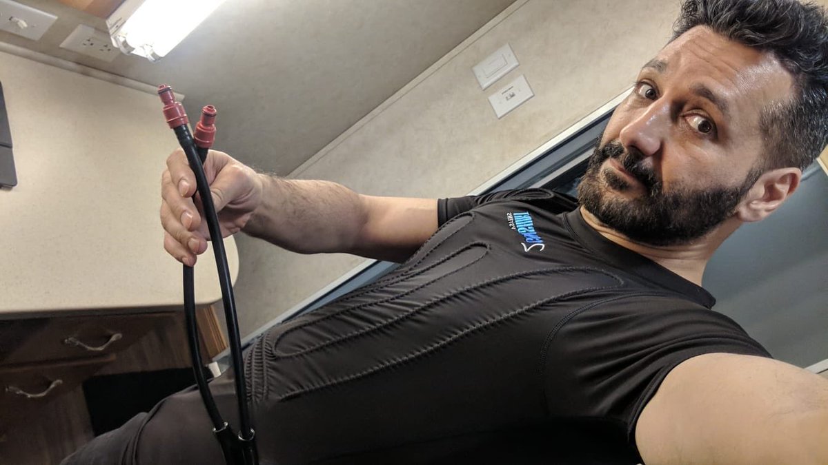Casanvar's tweet image. One of the joys of wearing space armour is wearing a bonafide cooling vest to keep from overheating on set. Cold water is pumped through the hoses to regulate body temp. And the sad thing is.. whatever I'm going through my fellow soldier @ffrankieadams is going through 10x worse