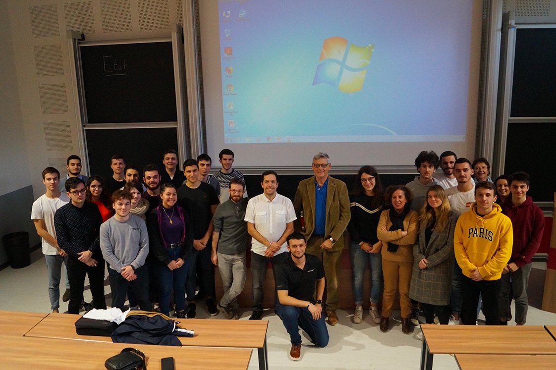 UT3PaulSabatier's tweet photo. Bravo aux Ă©tudiants @IutToulouse3 pour la prĂ©sentation de leurs projets #GenerationISSđet merci Ă l'astronaute JJ Favierđšâđpour les prĂ©cieux conseils qu'il leur a prodiguĂ©sđ Ils vont les appliquer Ă leurs expĂ©riences destinĂ©es Ă partir dans l'espace avec @Thom_astrođ@MpSpace https://t.co/mNM2xAQC2Q