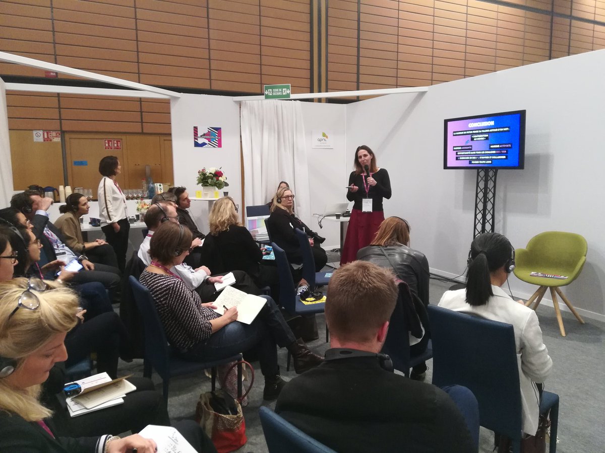 "Pour réussir, la marque du futur devra : chercher en elle, s'ouvrir et collaborer et penser temps long" <a href="/RaphaeleBlot/">Raphaële Blot</a> #EDFutur