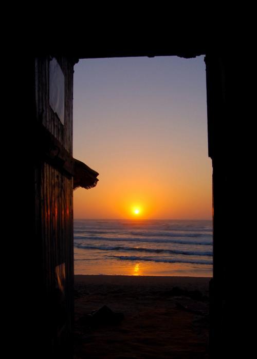 #PetaliDiPoesia 
L’eternità è il mare mischiato col sole.🍁
-Arthur Rimbaud -

#BuonaSerataATutti