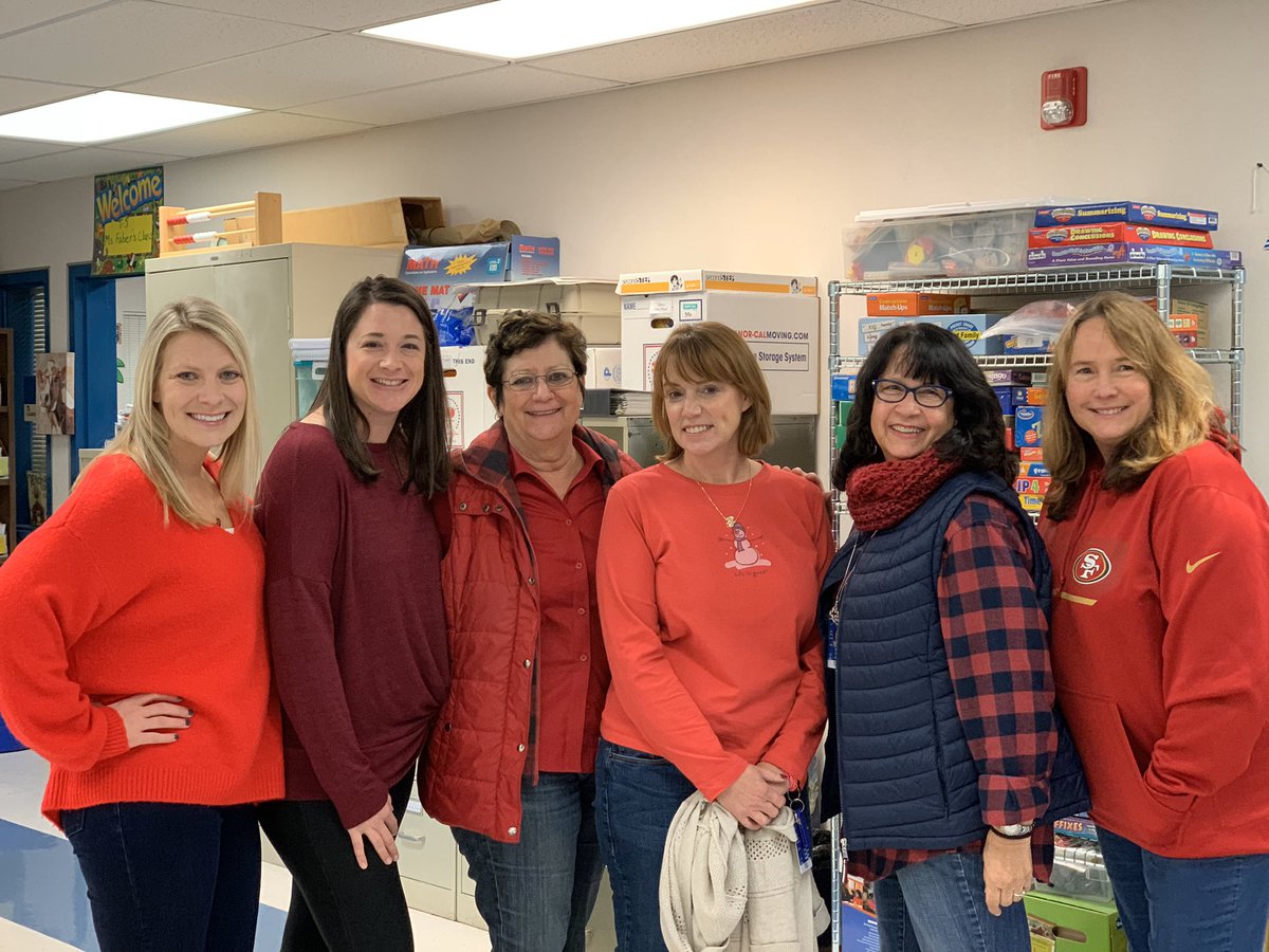 KellyDietler's tweet photo. Walt Disney teachers want THE BEST for our students. We stand strong for our kids! @SRVEA @SrveaPrez #forourstudents #srveastrong4kids https://t.co/bHCbEIhopX