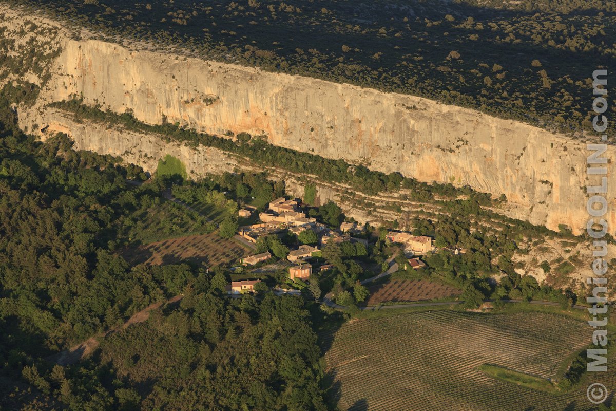 ZiutaB's tweet photo. @lifefrance #Lioux! And the Madeleine cliff https://t.co/lcIgrjE5I7