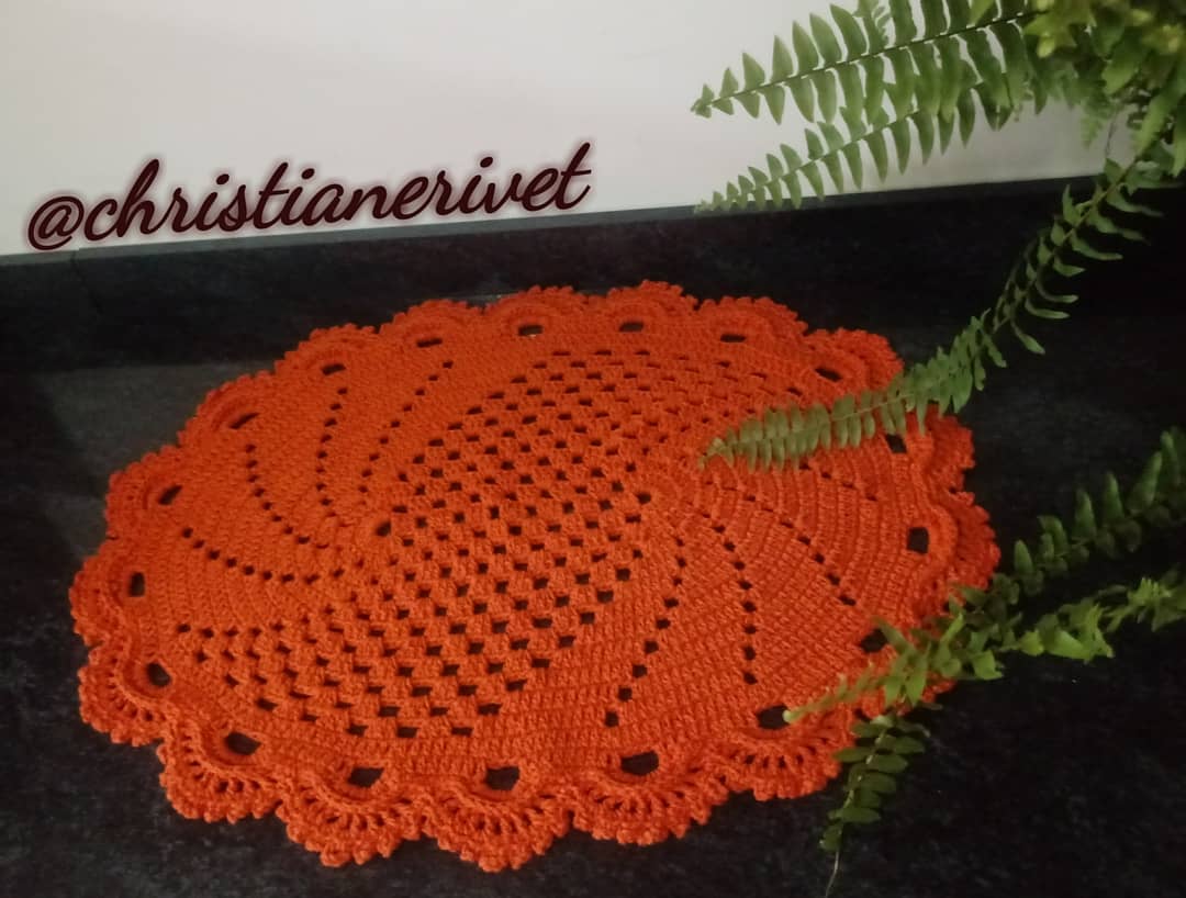 ChristianeRivet's tweet photo. Boa tardee meninas!!!!
Tapete espiral simples feito pela vídeo aula @karinsantoscosta 🙏😍😘
#crochet #crochetlove #artesanato #decorating #decor #trabalhos #christianerivet #handmade #feitoamao #feitocomamor #homedecoration  #tapetedecroche #casa #casadecorada #semprecírculo https://t.co/PsBLB2JW4X
