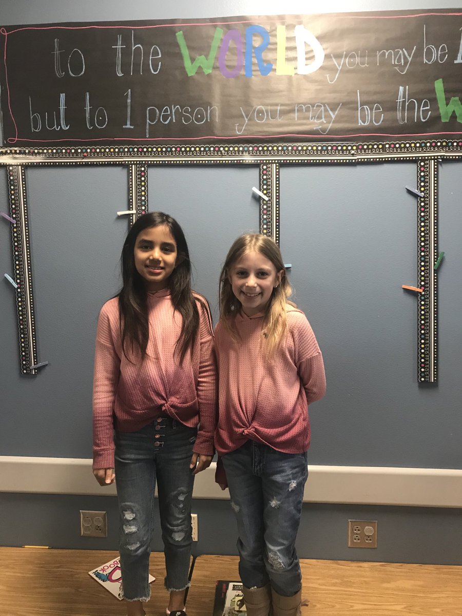 These two are twinning cuties today! #walstars