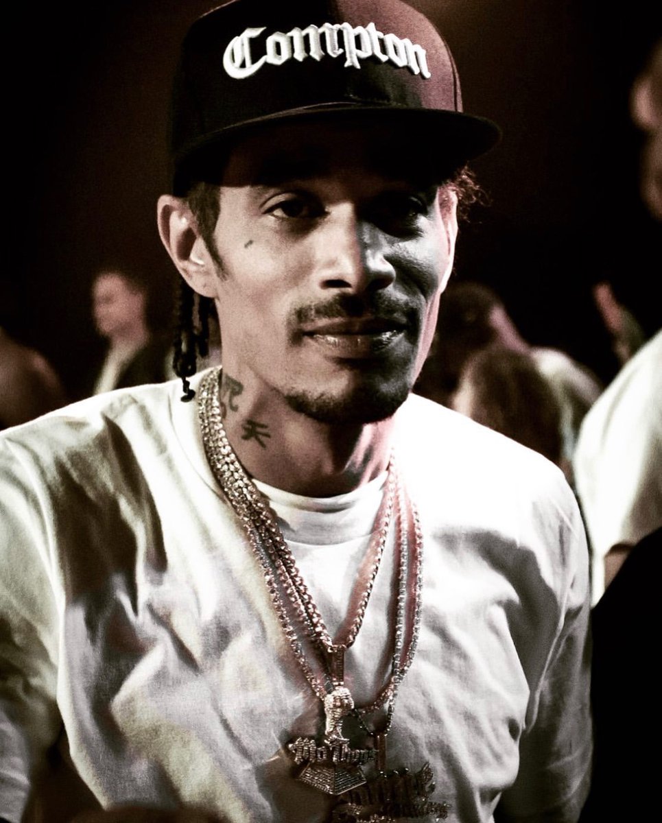 The iconic Compton Hat, made famous by Eazy-E
Get Yours!
layziegear.com/products/compt…

#layziebone #layziegear #compton #mothugs #bonethugs #eazye