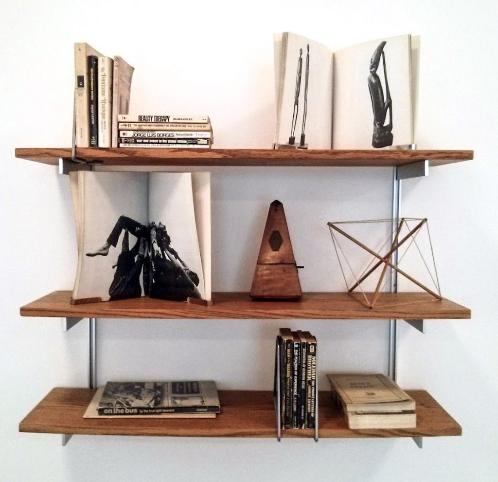 Spent the day updating the home page of my website. It has needed some attention for a while! I'd love to hear what you think. (image: artwork by Carole Bove, from my blog) chrisgibsonart.com