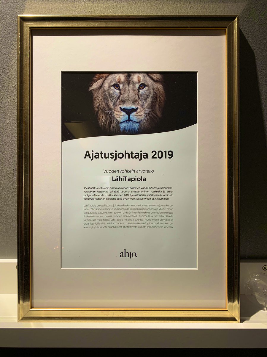 Lahi_Tapiola's tweet photo. MAHTAVIA UUTISIA!! ME OLLAAN VUODEN 2019 AJATUSJOHTAJA! 🥳

Kiitos vuoden rohkeimman arvoteon palkinnosta @ahjocomms! 🙏🏻

#Ajatusjohtaja2019 #elämänturva #arvot #viestintä https://t.co/dXUadH9ABV