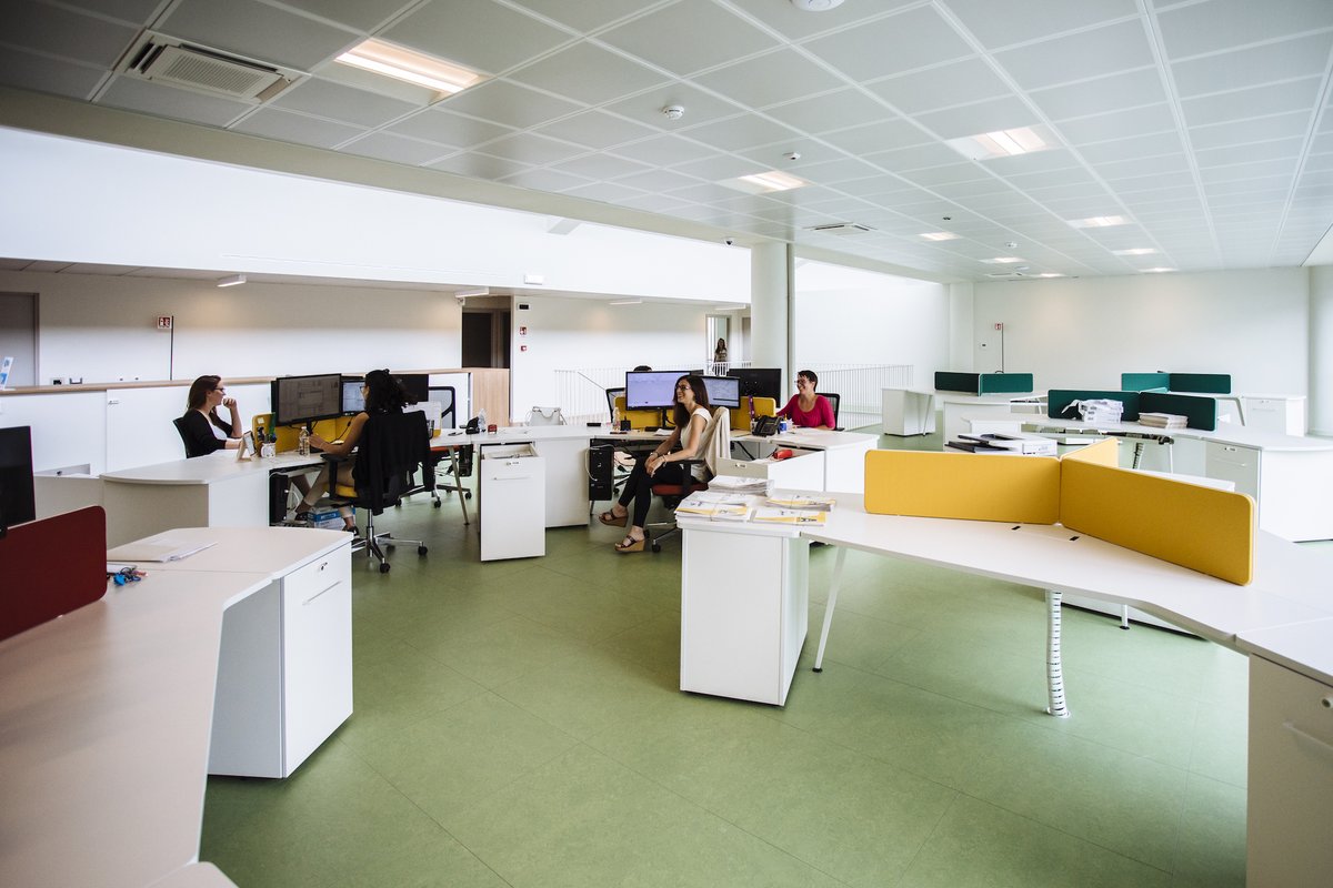 Arcaplanet's tweet photo. Pet store, pet stories, pet #workplace!
Oggi abbiamo inaugurato il nuovo headquarter: 6000 mq di uffici con netta prevalenza di ambienti open space per favorire la condivisione e la generazione di idee garantendo, al contempo, un bassissimo impatto ambientale. #petstorepetstories https://t.co/Jd5Gi0SNTI