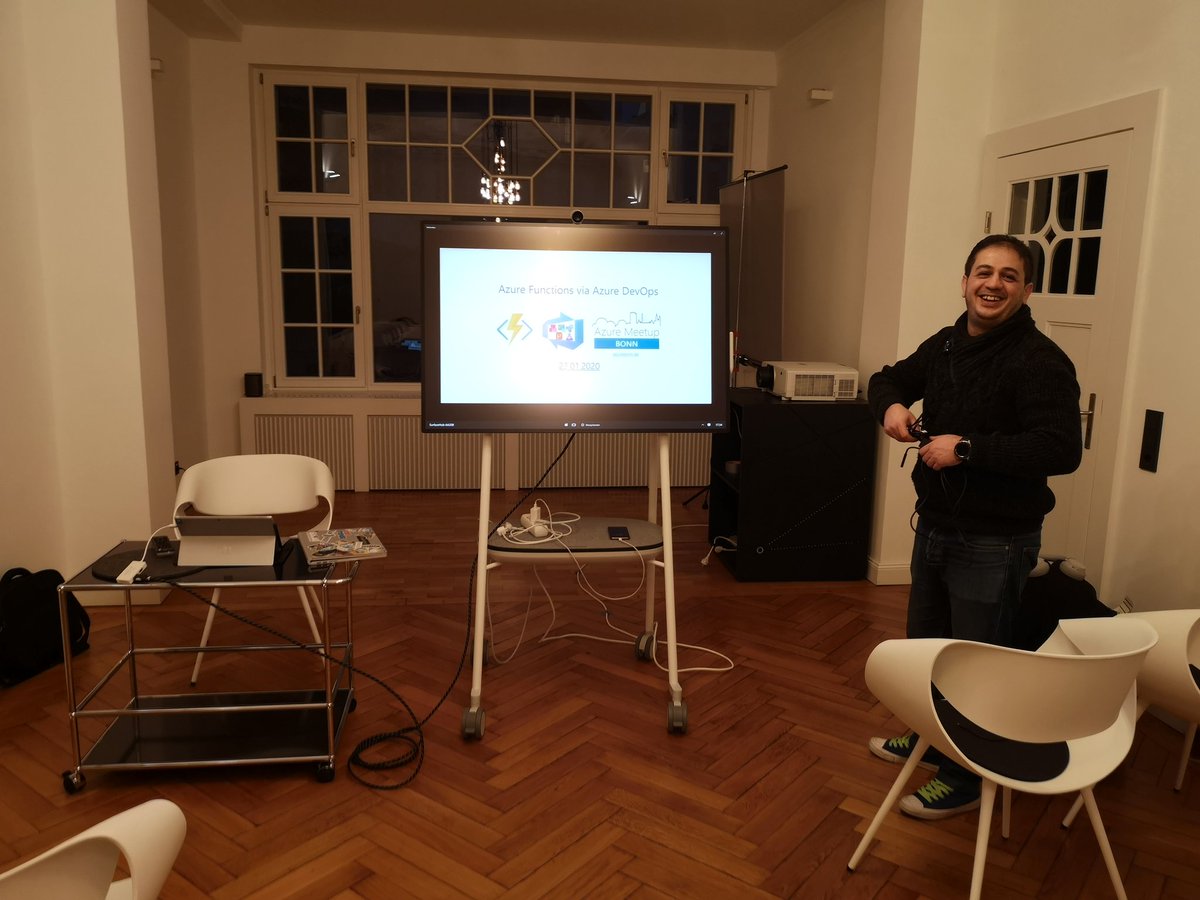 Da ist auch <a href="/DerSia/">Sia</a>, mega cool.
Wir sind quasi startklar.
#Azure #Community #AzureBonn #communityrocks