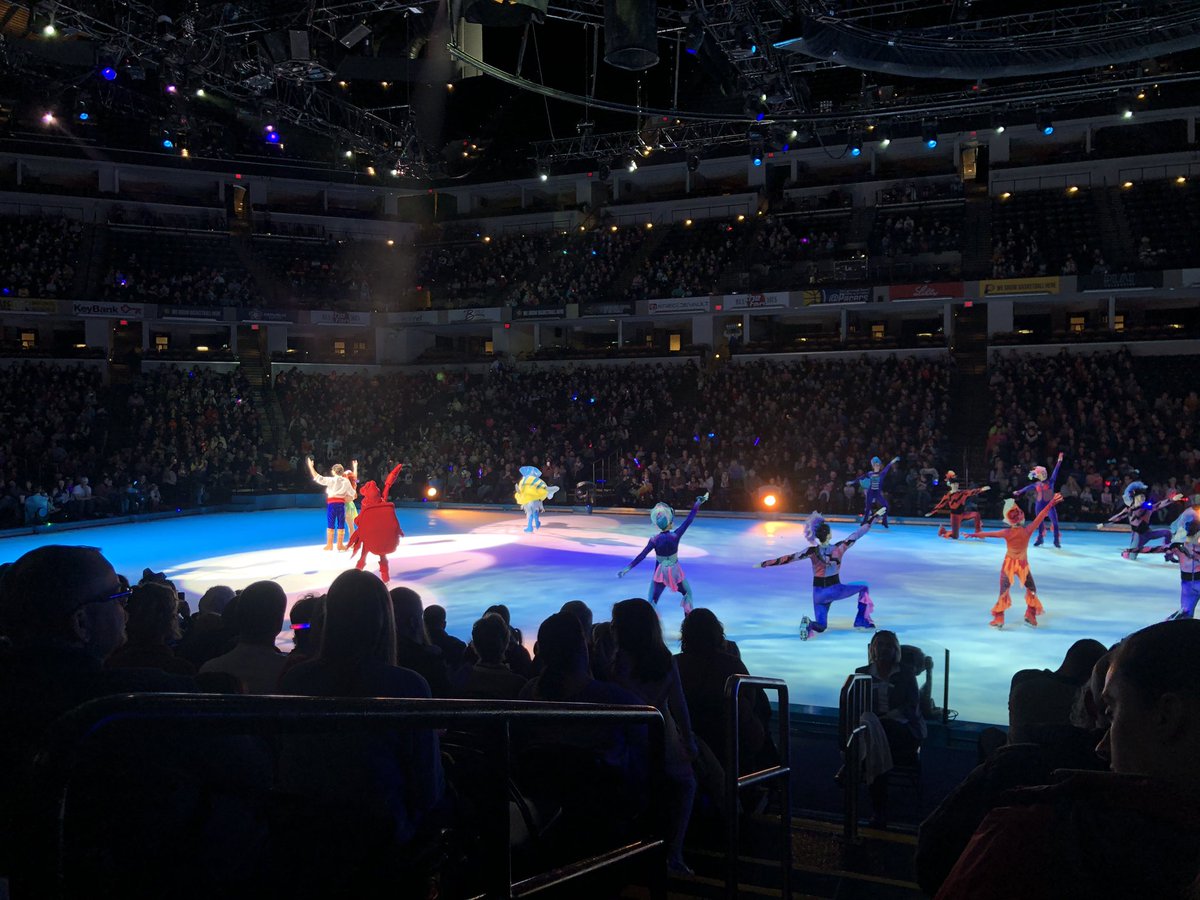 CreeksideElem's tweet photo. All 560+ K-1-2 children, chaperones, and staff from Creekside arrived on 10 @myfcs @fcsschoolbus and is enjoying @DisneyOnIce #WorldsofEnchantment at Bankers Life Fieldhouse! Ready for the 2nd half of the show!! https://t.co/catjGg6mPU