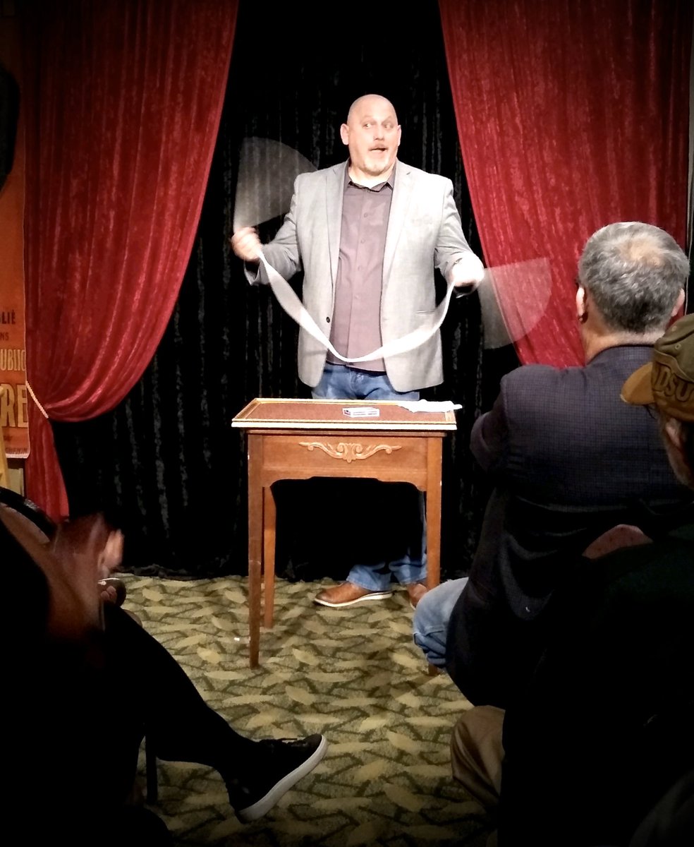 mkmagicman's tweet photo. Had a great time performing at Wizardz Magic Theater.   The show was sold out with a great audience. Check it out when you are in the Orlando, Fl area.  #mkmagicman #mkcups #wizardzmagictheater https://t.co/QhxazNFYII