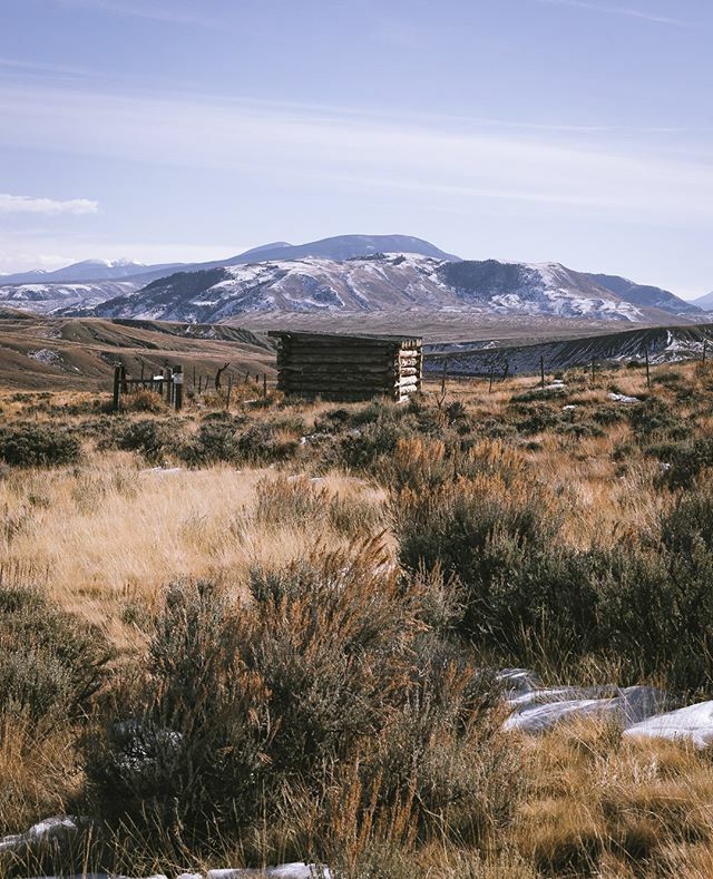 travshootsphoto's tweet photo. Early winter mountain views like this are what I live for 🤤
.
.
.
.
#viewcolorado #DNVRCOLORADO #coloradogrammers #denvercreates #coloradoshared #ColoradoColony #coloradotography #VisitColorado #solarcollective #agameoftones #theimaged #visu… https://t.co/tYKnAUMJmC https://t.co/Bswu3XaFq1