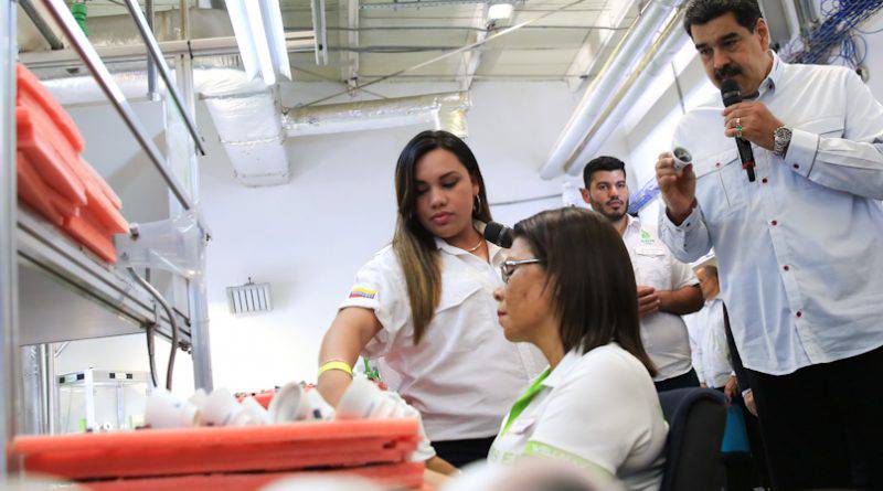 ViceVenezuela's tweet photo. #Noticia || El jefe de Estado y de Gobierno, @NicolasMaduro, sostuvo una jornada de trabajo productivo desde la empresa #Baifa, ubicada en la ciudad de Guarenas, estado #Miranda. https://t.co/ujtRYTcMwD https://t.co/RkIZNg6IYv