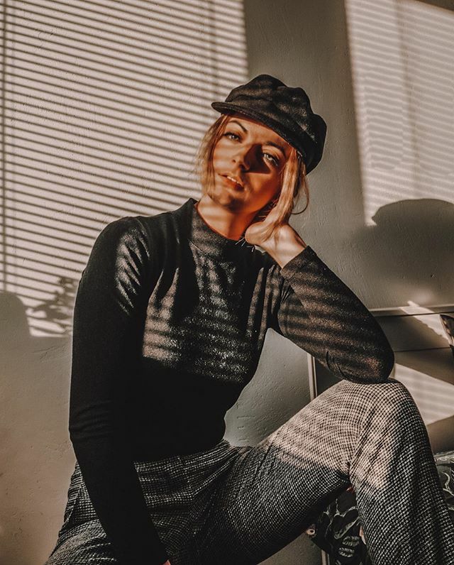 theblondeflow's tweet photo. Keep your face to the sun and you will never see the shadows ☀️
.
.
.
#sunshine #sunshinegirl #praha #prague #style #ootd #girl #czechgirl #instastyler #styler #bakerboyhat #blondie #americanstyle #prettylittleiiinspo #plitagtuesday #instainspo #dnesnosimcz #pragueinsta #sty… https://t.co/qVcZNYXj0l