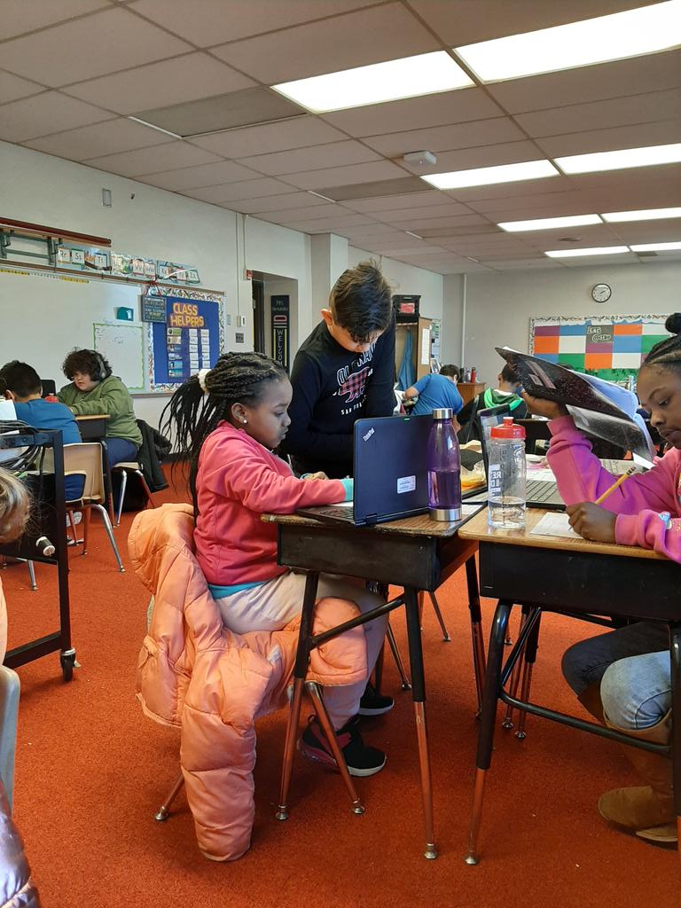 MrsHern78456367's tweet photo. Students as teachers! Long division gets a little tricky, but when we help each other it's not so tough. #Division #4thGradeStories @adamselemfwcs @allieLholland https://t.co/P6z0T0wlyW