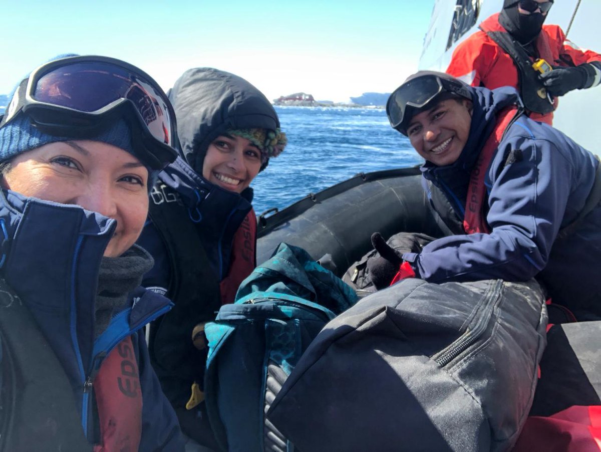 EmisoraAlAire's tweet photo. Después de recorrer más de 200km sobre el mar Bransfield, los investigadores del #CITAE de su @FuerzaAereaCol ya se encuentran en la Base General Bernardo O'Higgins, estación de investigación científica de Chile situada en el Territorio Antártico Chileno #FACSAT1. https://t.co/QcHhz6Pk7B