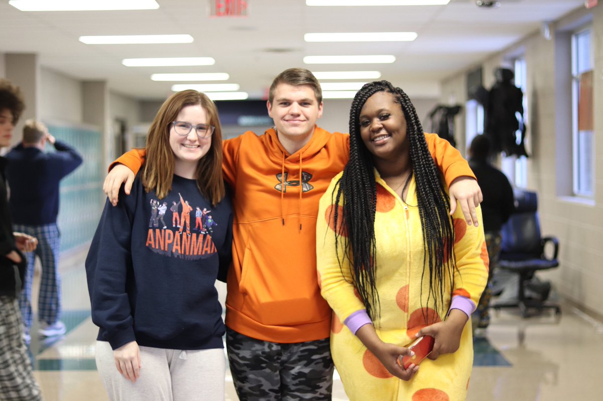 siegelstuco's tweet photo. Dobby Day! First day begins with hanging up the class banners! Also seeing all of the students’ crazy pjs and socks today! 😁 https://t.co/cmurFpMjUk