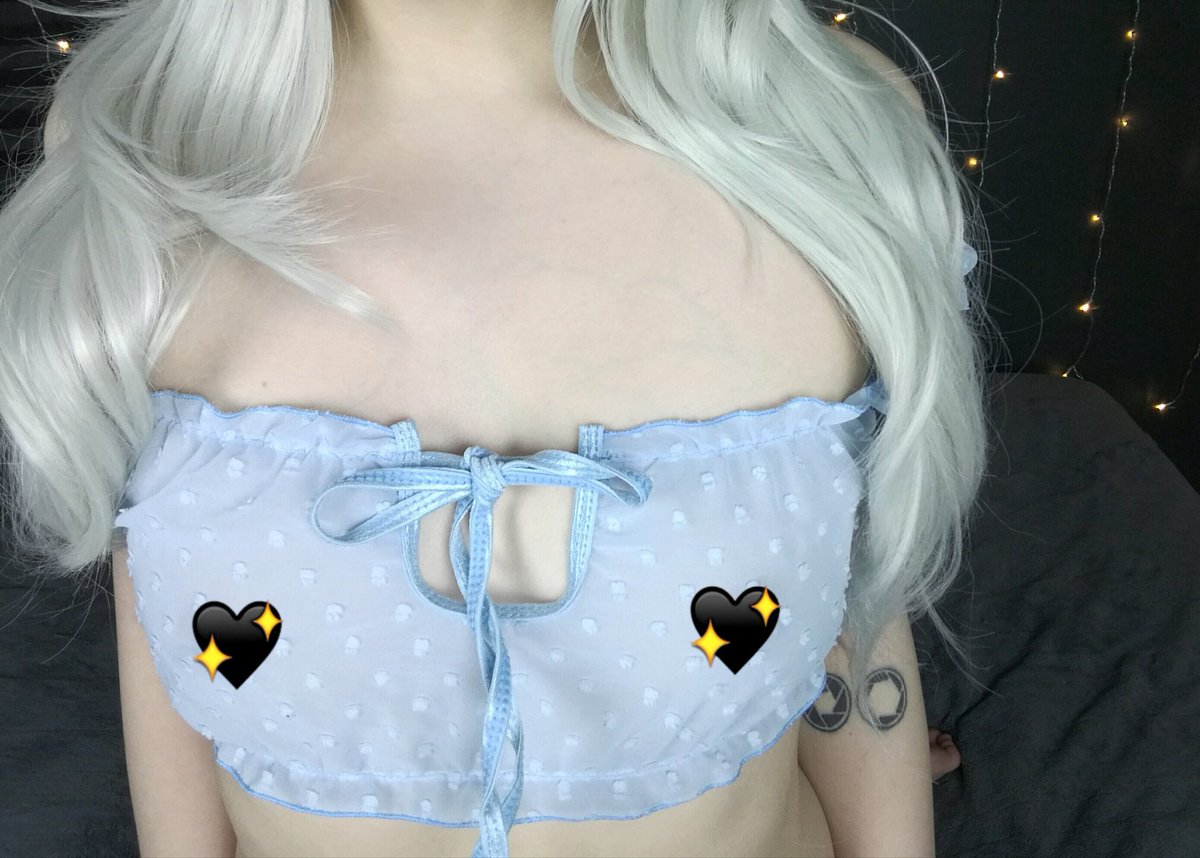 nyxii_official's tweet photo. ❄️ Happy Titty Tuesday! ❄️

Come celebrate it with me, and see the uncensored pics &amp; more on my Onlyfans! 

✨🖤➡️https://t.co/LXPYwOxdp6⬅️🖤✨ https://t.co/BQ2gVWtsn5