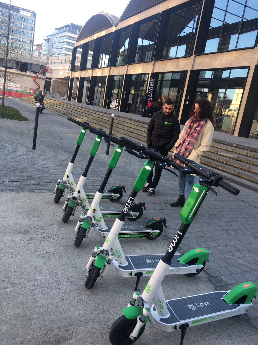 Lancement de notre pilote de trottinettes avec batteries amovibles à <a href="/joinstationf/">STATION F</a> avec <a href="/jkraus/">Joe Kraus</a> et <a href="/roxannevarza/">Roxanne Varza</a> pour aller plus loin dans la réduction de notre empreinte carbone ! cc <a href="/limebike/">Lime</a> #sustainablecities