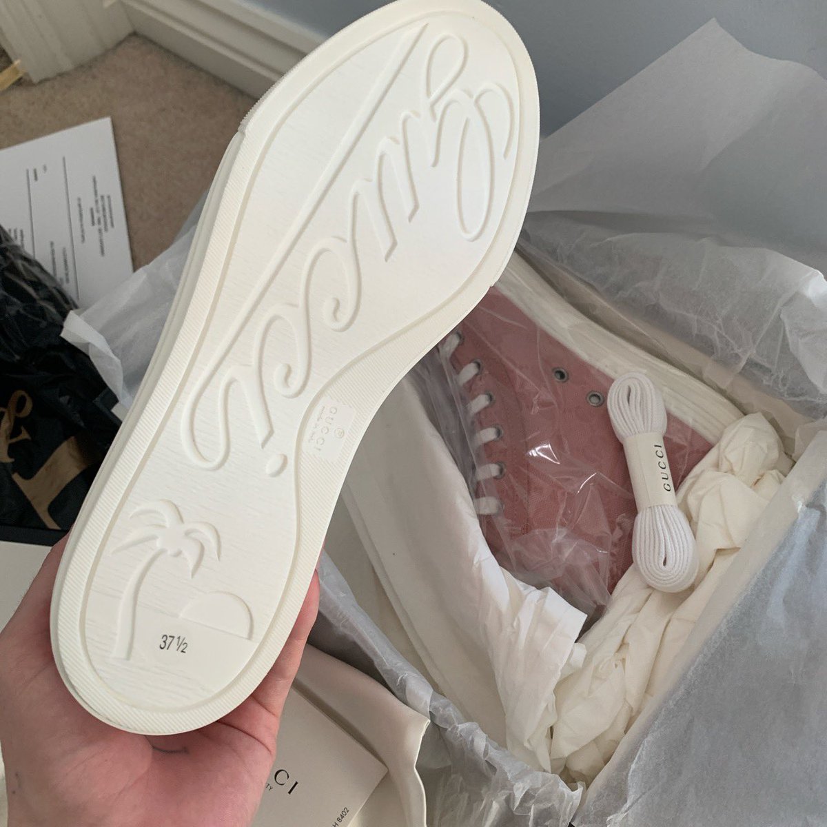 SourceExtra's tweet image. FOR SALE : 
GUCCI MONOGRAM HIGH TOPs 

EU37.5 | £275 | ONLINE NOW