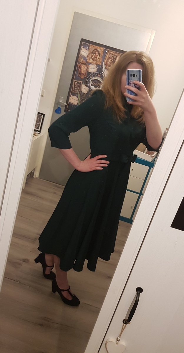 stormtrooperliz's tweet photo. Zelena Mills #cosplay #ouat #ouatcosplay https://t.co/HhEP0YehUi