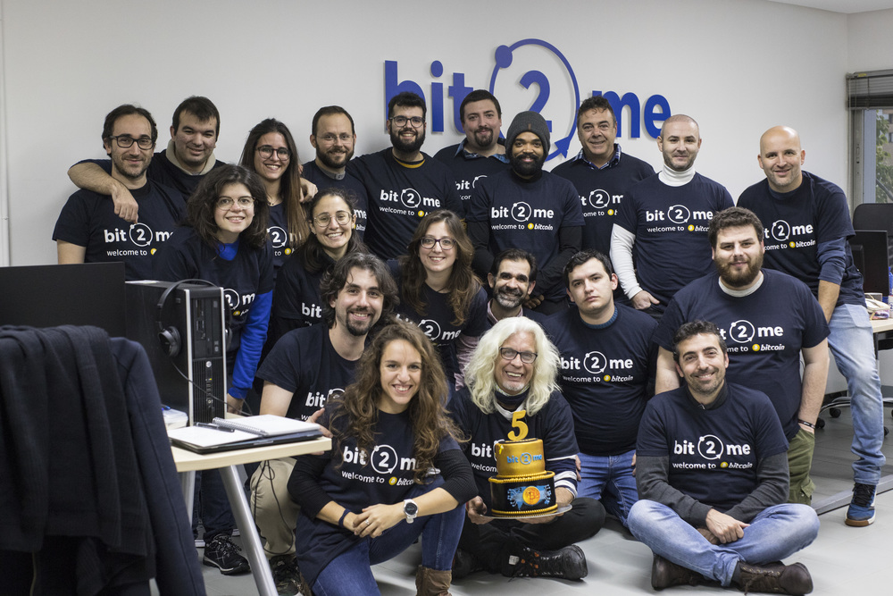 bit2me's tweet photo. 🎉🎉¡Felíz cumpleaños, Bit2Me! Hoy, 21 de enero de 2020, cumplimos 5 años.
 
Es un placer formar parte de esta revolución y que lo hagamos todos juntos. ¡Juntos somos imparables! Porque un mundo mejor es posible y entre todos, con Bitcoin, podemos conseguirlo. https://t.co/V7satsNG95