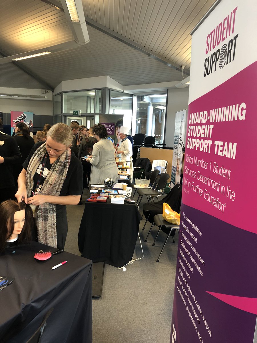HCFEAdvisers's tweet photo. We love inspiring and encouraging students to think about their careers and today has been great fun @WellfieldSchool careers event. We pride ourselves on offering professional, impartial advice to students 😃 https://t.co/BP4kdeGlwQ