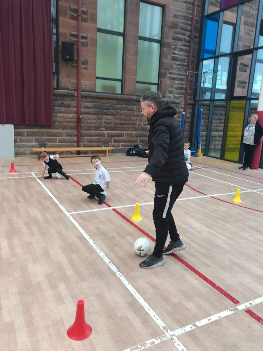 PEPASGreenhill's tweet photo. Some more great pictures from P1’s football session with Mr Toni #FutureFootballStars #GreenhillGoingforGold 🥇 @GreenhillPS @NLActiveSchools @NLASC_Fiona @NLASC_Carrie https://t.co/25vlTR9GMW