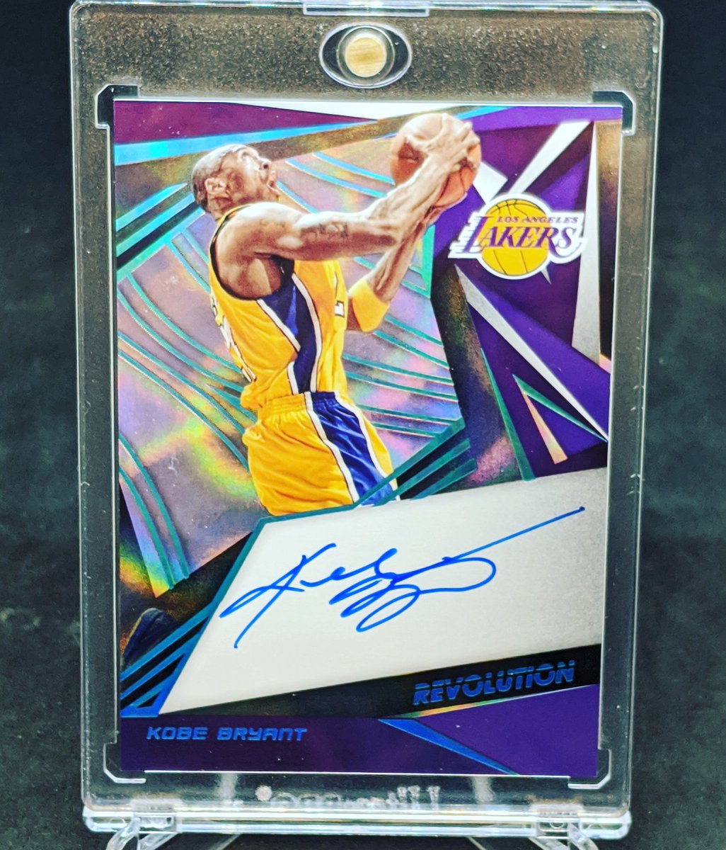 Ballcardxchange's tweet image. The 🔥🔥🔥 out of @PaniniAmerica Revolution continues! Chris pulled this @kobebryant Infinite Auto /25! #customerpulls #paniniamerica #collect #thehobby #supportyourlcs @rbicru7 @SportsCardJunct @BrosInCards @jjallstarsports @Cardcollector2 @shopmeelypops @KentuckyCards