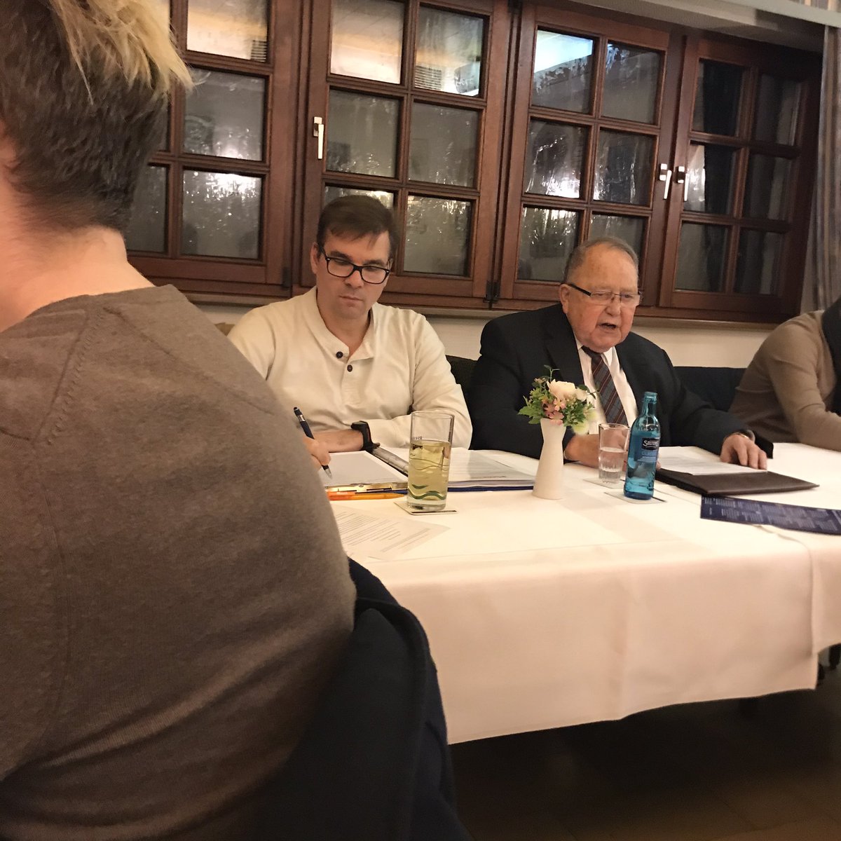 Sehr informative Veranstaltung der CDA BONN mit Dr. Bernhard Worms &amp; Roland Krichel zur aktuellen politischen Lage. #CDU #CDA #AKK <a href="/CDUFraktionBonn/">CDU-RatsfraktionBonn</a> <a href="/CDUNRW_Fraktion/">CDU-Fraktion NRW</a> #Ehrenamt #politik Wie gehen wir CDU als stark organisierte Partei mit anderen Sammlungsbewegungen um?