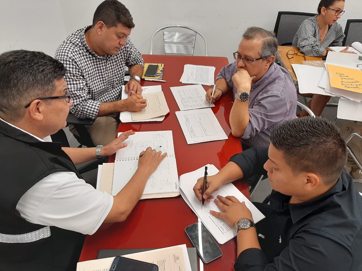 AreaMetroBga's tweet photo. #AMBAmbiental | Equipos técnicos, jurídicos y ambientales de @AlcaldiaBGA @Alcaldiafblanca @AlcaldiaGiron @alcpiedecuesta y @AreaMetroBga analizan en una mesa técnica alternativas reales, con peso jurídico y técnico, para el asunto del relleno sanitario El Carrasco.
@ANLA_Col https://t.co/yErCWiD4Nc