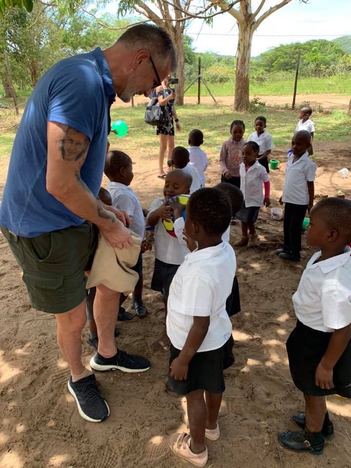 JorgPalmersheim's tweet photo. Supporting the ones who are less blessed than we are #southafrica https://t.co/fM2FcAb97O
