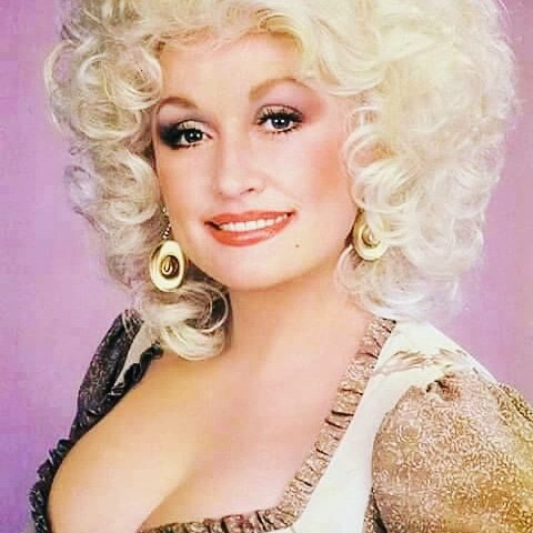 My favorite lady, Miss Dolly Parton just had a birthday.  Happy 74th Birthday Dolly. 🎂🎂❤ https://t.c<a href="/tag/mvsales"class="tags"><span>#mvsales</span></a>